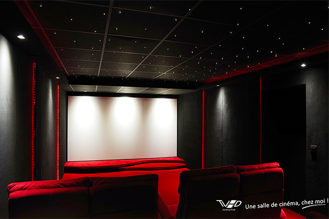L'installation A/V de la semaine : système home cinema 7.2.4 encastré dans une salle dédiée