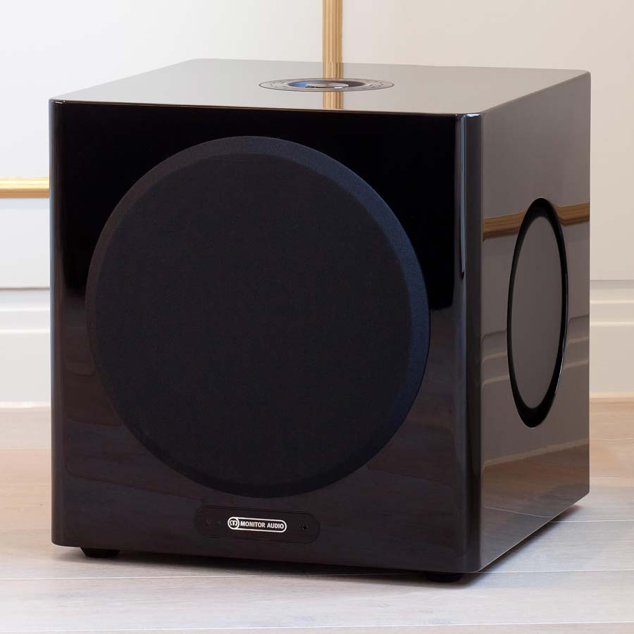 Le Monitor Audio Gold W12 est un caisson de basses hautement technologique