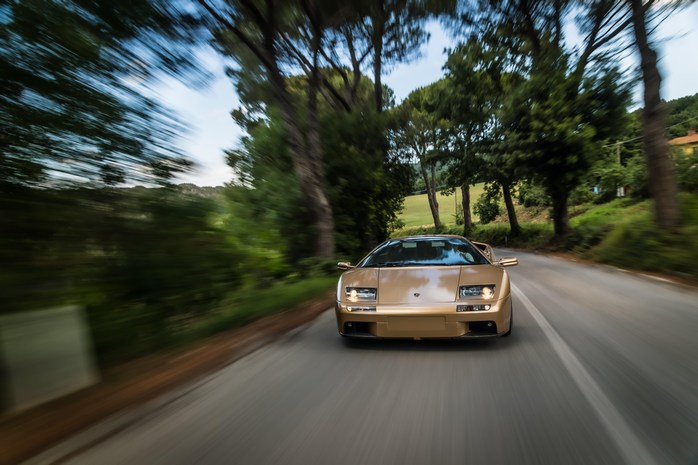 Automobili Lamborghini Diablo lifestyle 4