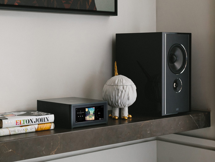 NAD M10 V3 lifestyle